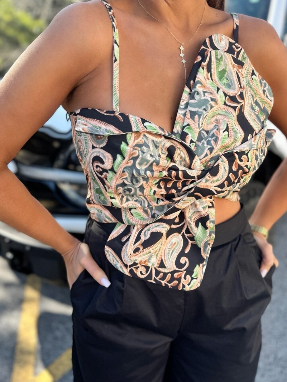 Strut & Bolt Vera Knotted Bow Top, Size Large - Picture 2 of 7